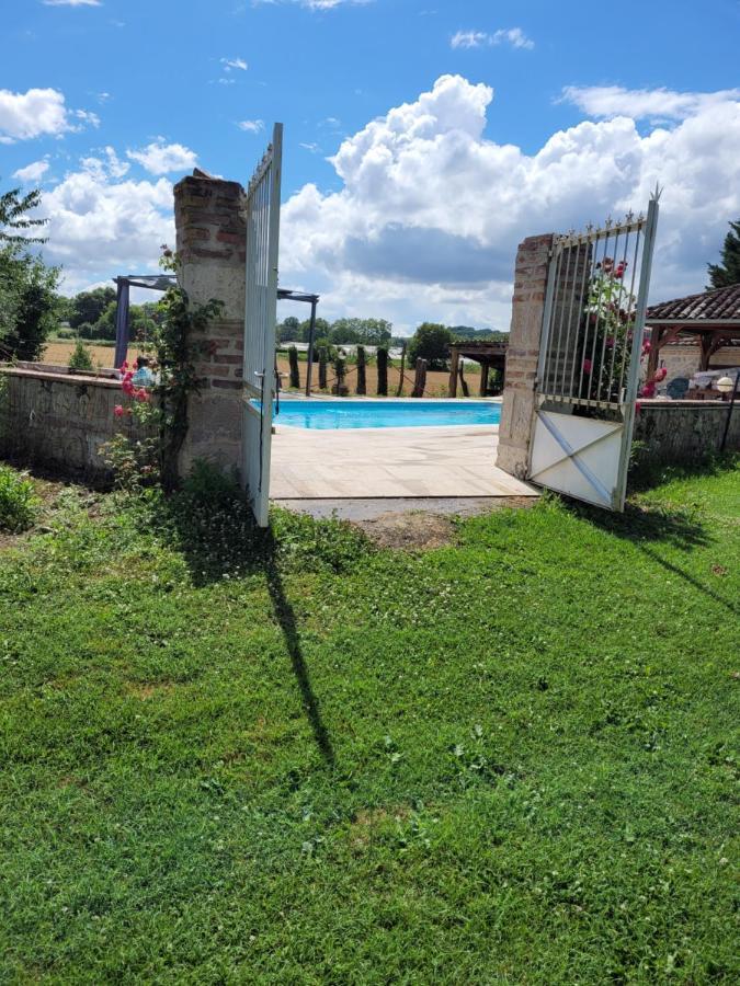 Un Air De Vacances Layrac Exterior photo